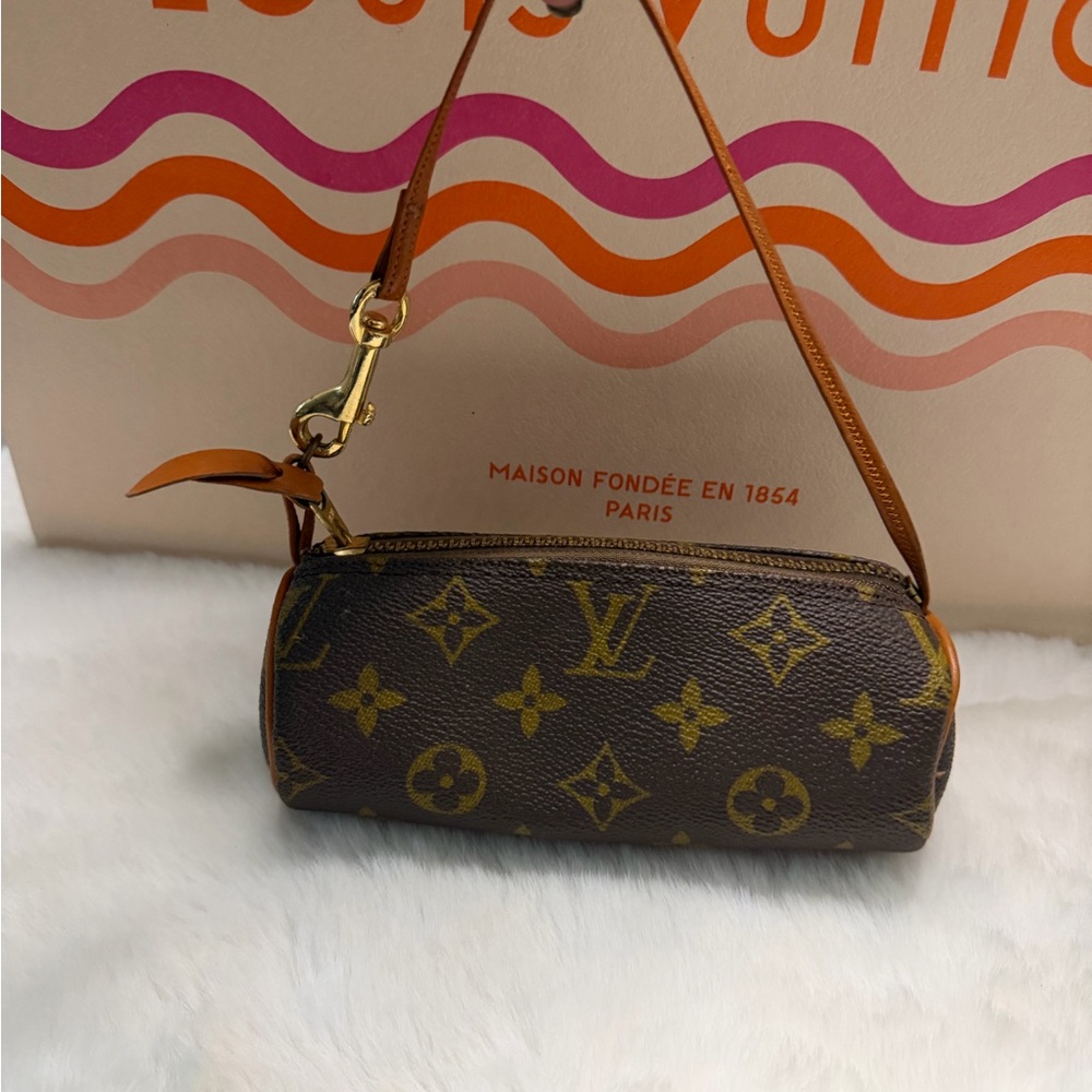 Louis Vuitton - Picture 16 of 16